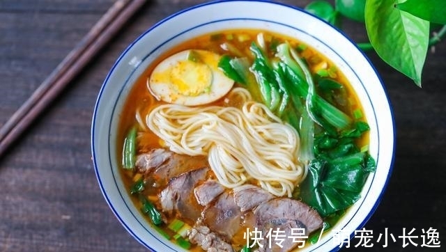 家有小学生,早餐不将就,这早餐每天早上吃一碗,补充营养长个子