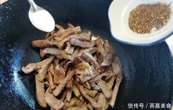 牛肉和它天生一对，外面卖上百元一斤，家里再穷也要买，孩子要吃