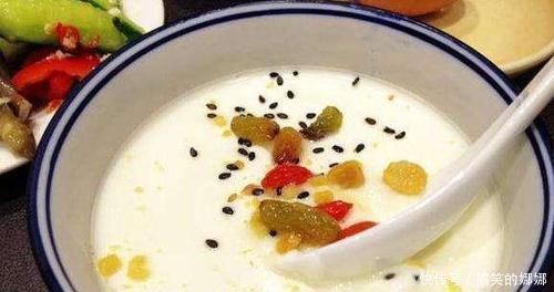 中国居民膳食指南|每天喝纯牛奶好还是喝酸奶好?你可能一直都搞错了,告诉你如何选