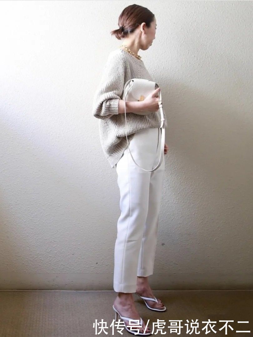 高腰|女人年近50岁，穿衣懂得简约更高级，日本编辑的穿衣经验全在这里