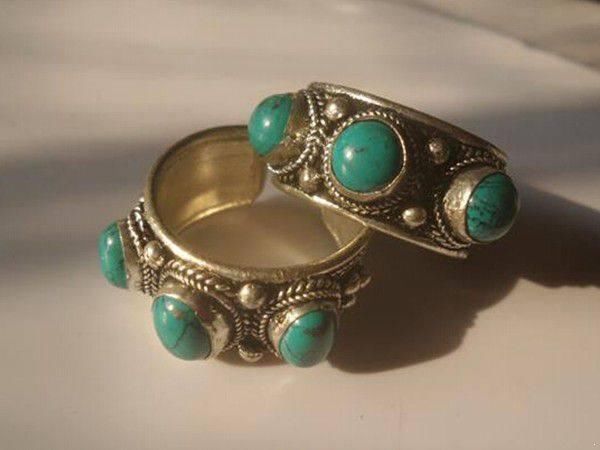 藏在广袤森林里的宝石矿