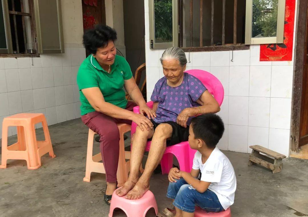 孩子|外婆外公爷爷奶奶,孩子更亲谁?大数据调查排序出来了,有点意外