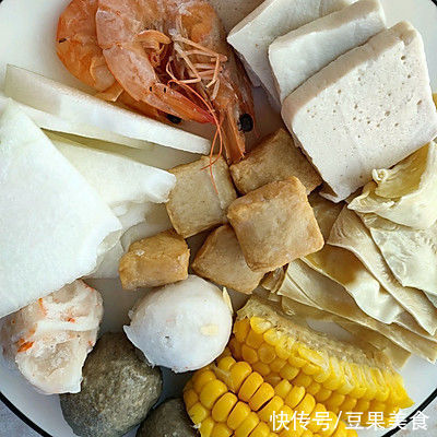 简单几步做好一盘麻辣香锅，快速搞定一餐饭