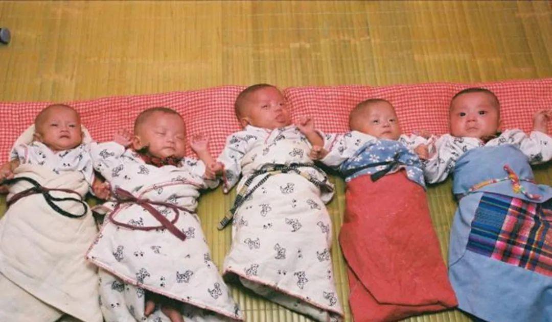 爸爸|姓杨爸爸喜得五胞胎,一口气给娃取了五个好名字,被人直夸有文化