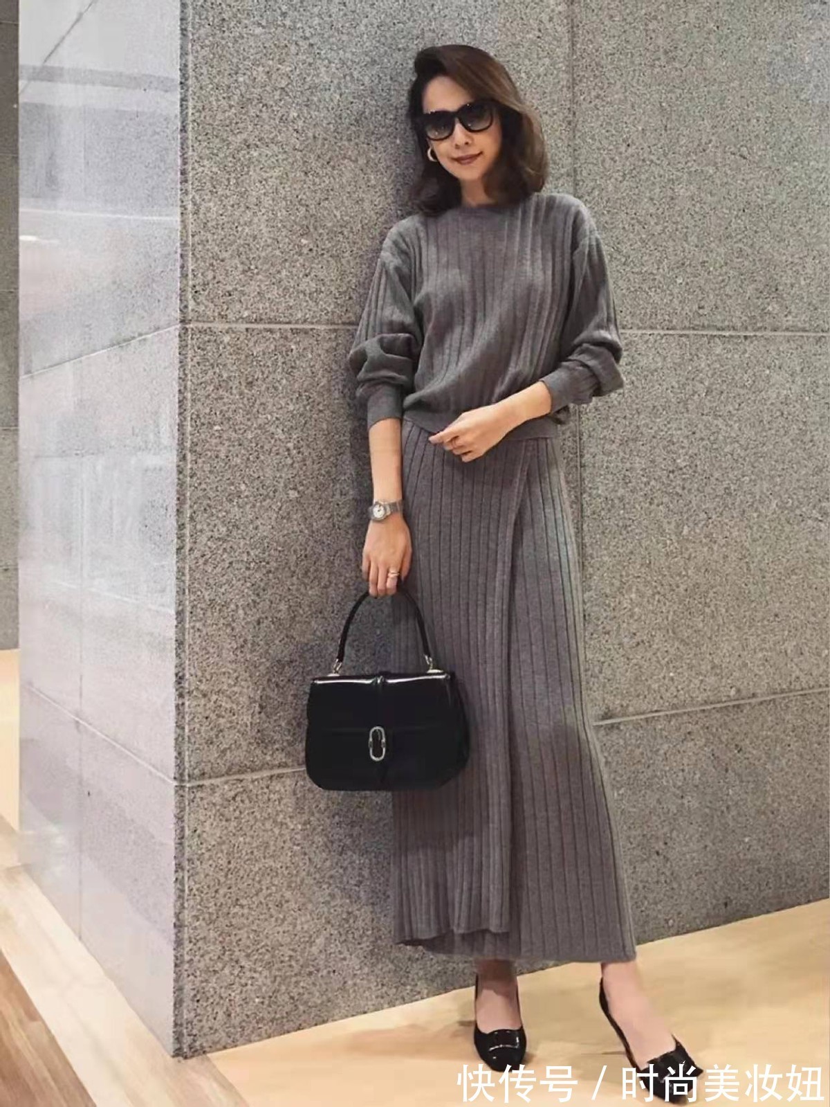 气质 衣品好的“中年女性”,穿衣都喜欢基础款,越简单越显气质