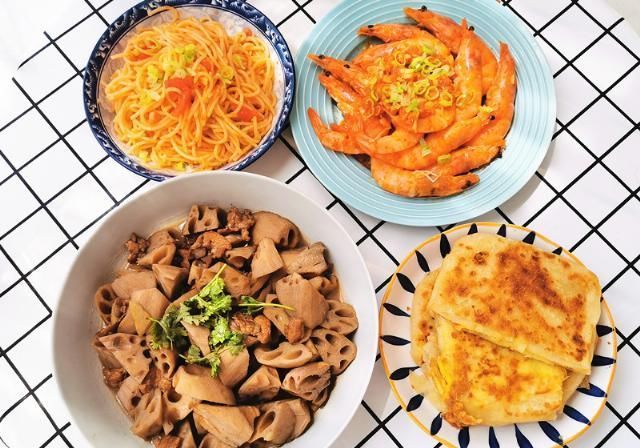 晒晒娘俩午餐,2菜2主食,老公太丰盛了,我也想吃剩了给你