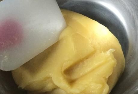 煮汤圆时,开水下锅还是冷水下锅?这样煮,汤圆不粘锅不露馅