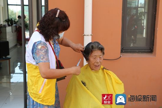 志愿|岚山区“月月行”志愿服务活动走进凤凰山社区养老服务中心