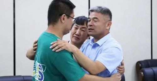 许敏|跟着养父母生活了28年，为何郭威、姚策的性格还是像了亲妈？