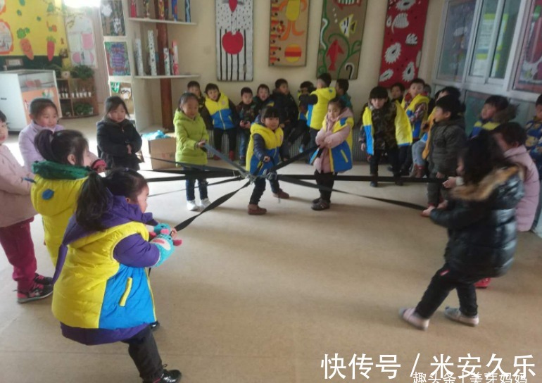 老师|老师把女儿的照片发群里，宝妈心里不是滋味：这是逼孩子退园？