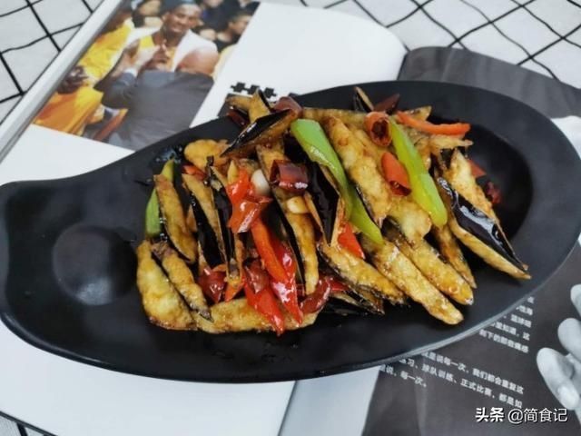 水煮鱼|茄子吃法那么多,我家就爱这种比水煮鱼还过瘾,每次上桌都吃光