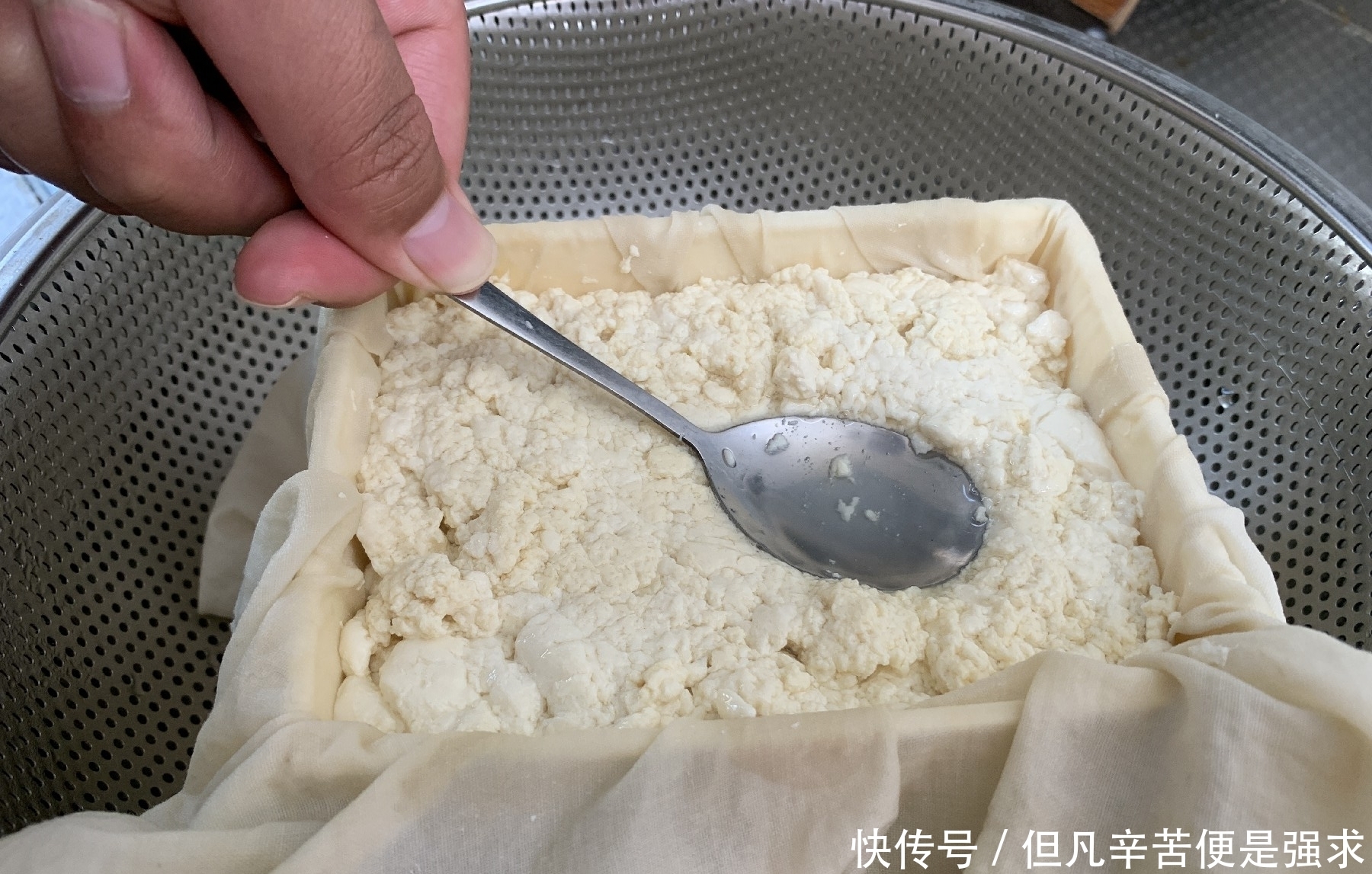  教你在家自制豆腐，几乎零失败，自己做吃着放心