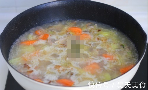 这道菜孩子们都爱吃，跟米饭是绝配，好吃易做，冬天吃最好