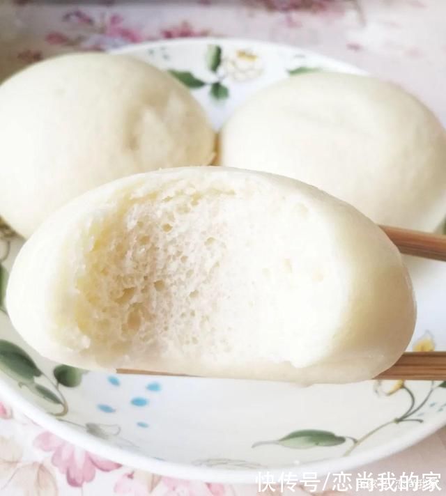 馒头按这个比例做，掌握好这些关键点不回缩，松软好吃，越嚼越香