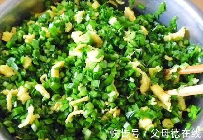 调韭菜鸡蛋馅,牢记“3不放”,饺子鲜嫩又翠绿,好吃过瘾!