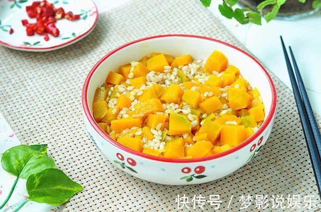 南瓜丁|秋天减肥,别再吃黄瓜啦!此菜是“减肥王”,清爽解暑,比肉还香