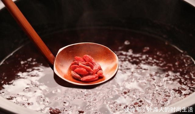 冬天,吃黑豆黄豆不如吃它,每天吃点不怕冷,精神饱满真舒坦