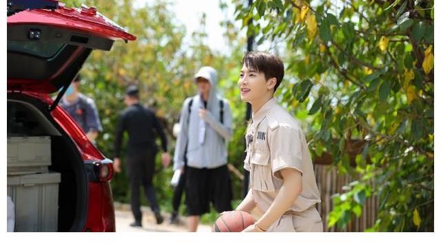 嘉宾|《嗨放派》首播，科学加娱乐，轻松解压，王嘉尔任嘉伦遇到好综艺