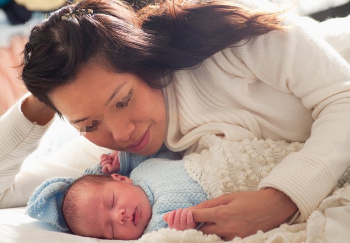 安娜|“出月子还这么矫情”,从怀孕到生娃,宝妈只有一个月“假期”吗