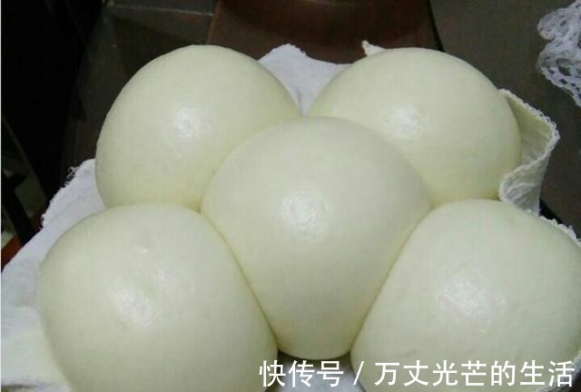 好吃|蒸馒头只知道用酵母发面，难怪不好吃，教你一招蒸出的馒头超好吃