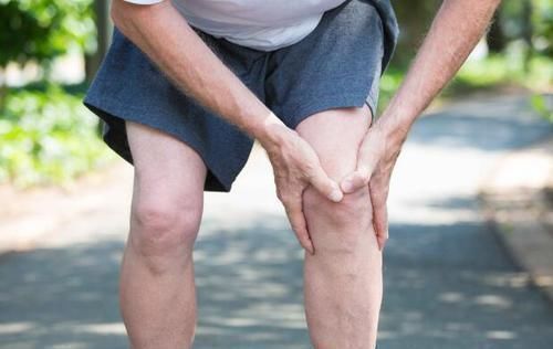 身体|人老腿先衰，腿部出现5个症状，意味着身体已经开始衰老了