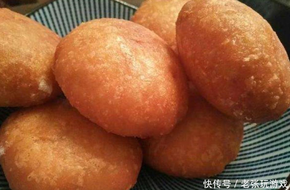 做炸糖糕,掌握2个技巧,不开裂不漏糖,外酥里软,个个空心