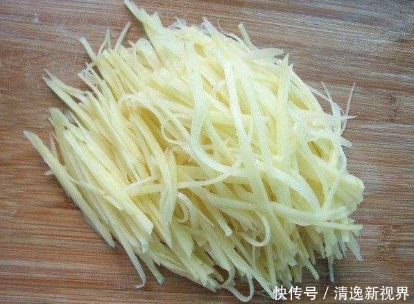 管用|切了一辈子土豆丝才知道,插根筷子就管用,一起了解一下