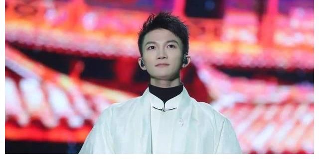 李嘉格|那英為何離開(kāi)中國(guó)好聲音？陳奕迅透露關(guān)鍵消息，原來(lái)背后的水很深