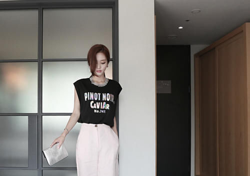 惹眼|清新脱俗孙允珠惹眼镭射字母无袖T恤束腰修身喇叭裤