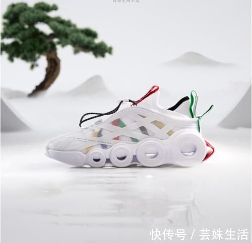 星流|安踏星标系列星流运动休闲鞋发售:安踏这是要把星标系列做成时尚的坐标啊