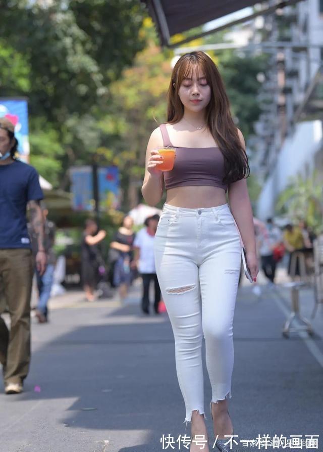 搭配|慵懒的连衣裙装扮尽优美的飘逸感,时尚雅致又清爽,青春时尚