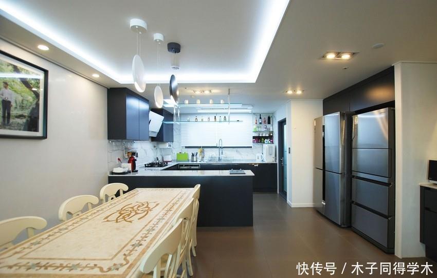 衣帽间|但凡买得起大平层，我都这样装，151㎡大气奢华，全屋黑色很高级