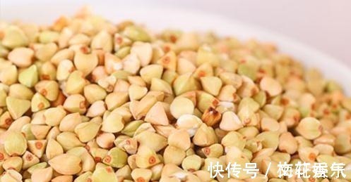 胆固醇|脸上有2个症状,说明血脂很高了,调理高血脂只要2招