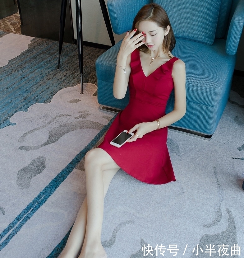 完美|白皙美女,法式红色名媛性感连衣裙,展现完美身材,女人味儿十足