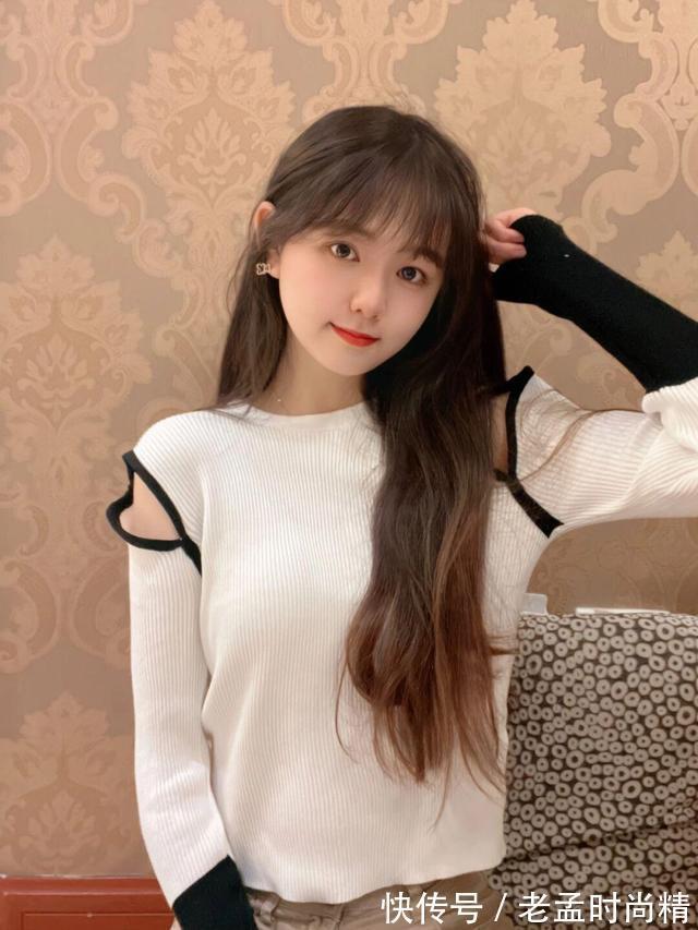 毛衣|穿针织衫毛衣的美女,清纯的样子真美,毛衣百搭又好看