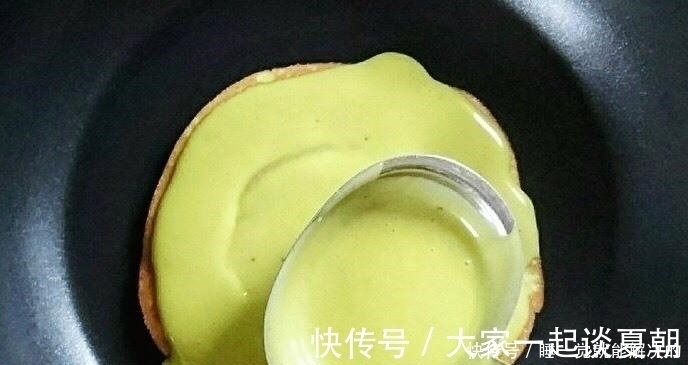 烙了个快手千层饼,细节发朋友圈后火了,网友:好方法!第一次见