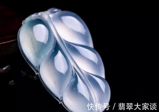 翡翠!这种果冻感十足的翡翠,你见过吗?