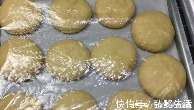 3个鸡蛋,一碗面粉,老阿姨教你做喜饼,口感细腻香甜柔软