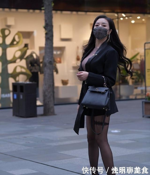 韩范 收放得体的连衣裙更加清新靓丽,时尚百搭又耐看,清新减龄