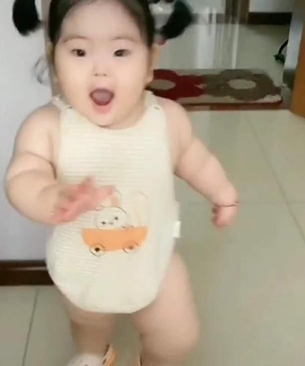 奶奶家|宝妈将女儿送去奶奶家3个月,见面时竟然认不出奶奶好喂法