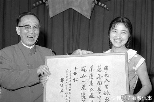 郭沫若与鲁迅对骂:都只说了四五个字,却是字字见血,招招致命