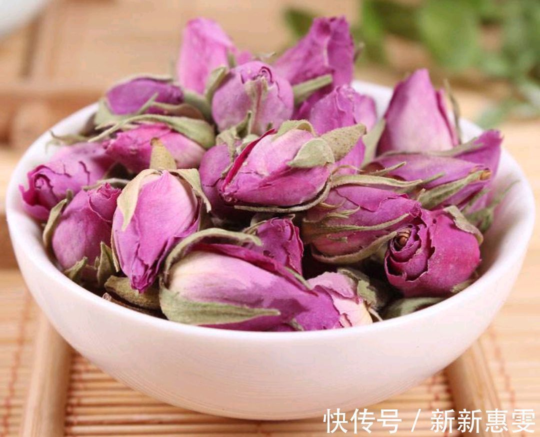 女人|女性40岁后,经常用5物泡水喝,帮助补充气血,脸色也变红润了