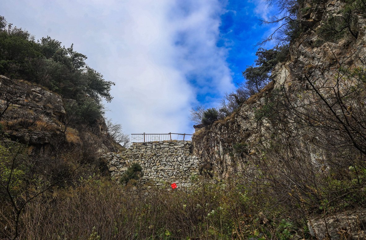 铁顶太兴山，号称终南第一峰险过华山，我用七个小时带你走完全程