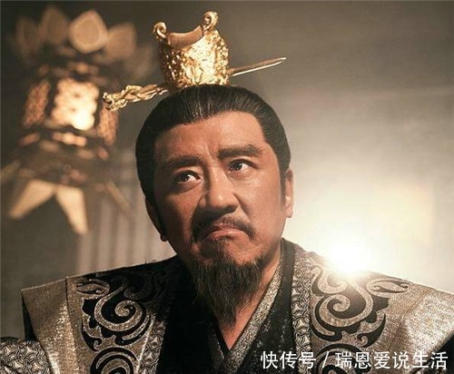 妇人逃避战乱,抱着大孩子却让幼子步行,一将军见后说:必有隐情