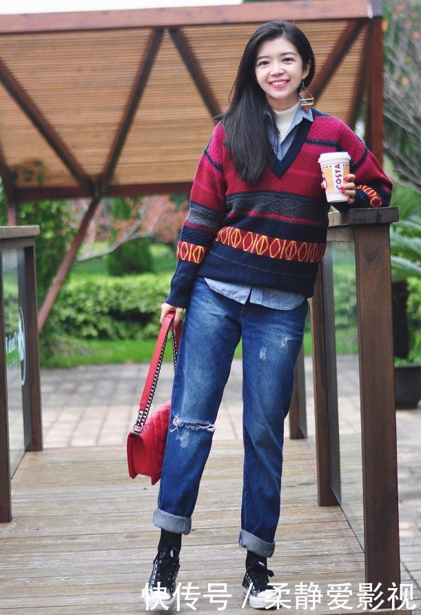 秋天最好别单穿毛衣，跟着三木学学“叠穿法”，时髦高级又洋气