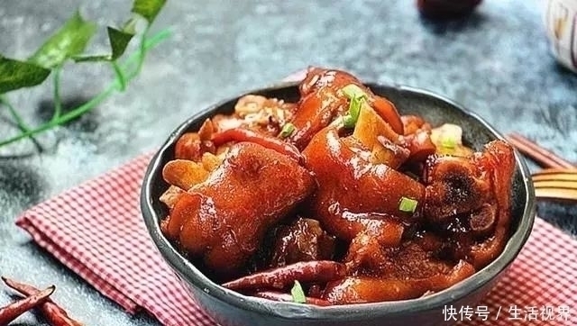 下饭|猪蹄的新做法,只要锅里加入它,好吃又下饭,一上桌就抢光了
