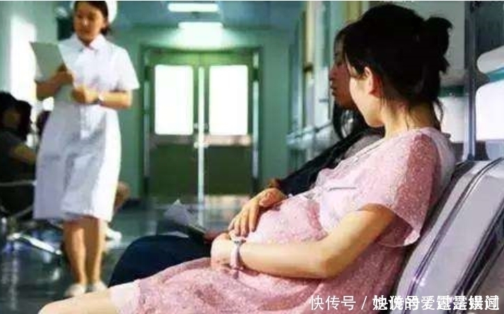 孕妇生下两孩子，却查出并非双胞胎，医生的一番话，家人乐开了花