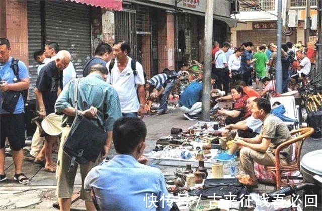 江西省|男子花一万买一本破书,卖500万没成交,在拍卖会拍出2600万天价