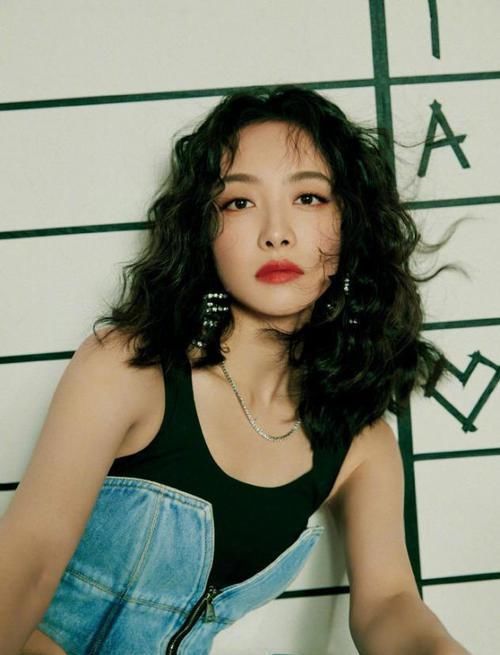 女人过了40岁,尽量避开这5种发型,尤其是第二种,显老又土气