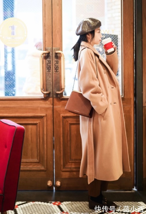 提亮|奔三奔四的女人这样穿“大衣”,既温柔又保暖,气质女神必备!